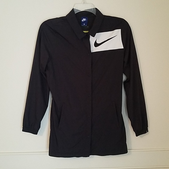 Nike Jackets & Blazers - Nike women's jacket **NEW**